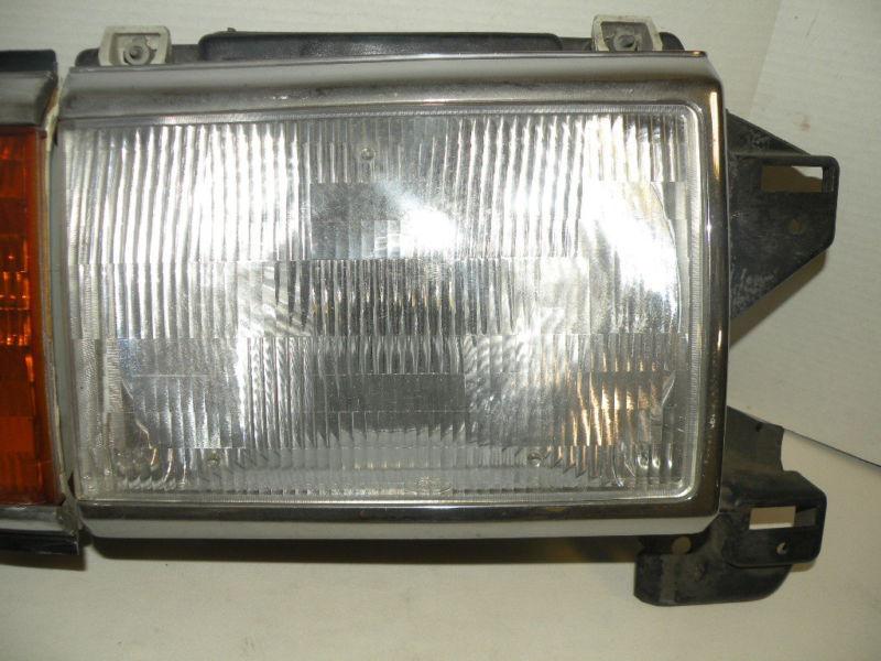 Find 1987-1991 FORD TRUCK HEADLIGHT ASSEMBLY RIGHT SIDE OEM in ...