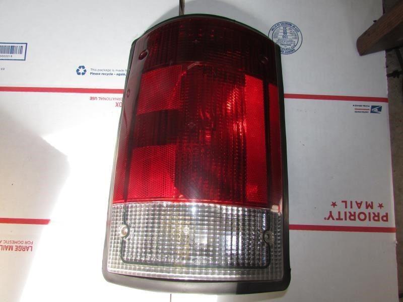 00 01 02 03 04 05 excursion driver left lh  l. tail light 20414