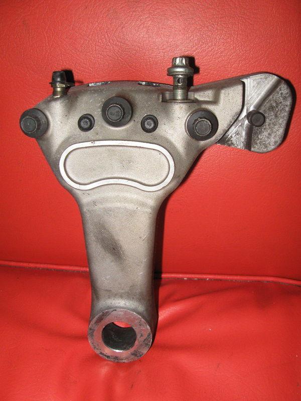 Harley rear brake caliper w/ hanger mount good pads all touring bikes 1999-2007