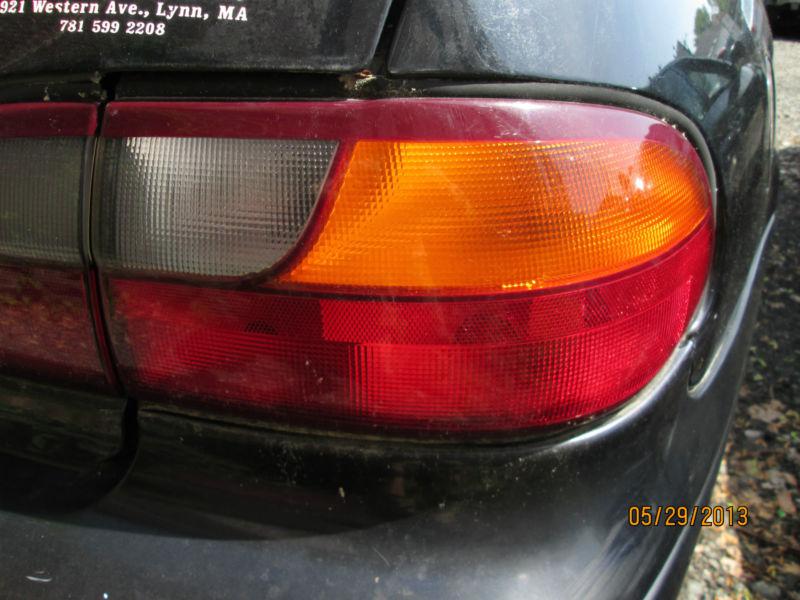 97 98 99 00 01 02 03 04 05 chevy malibu right quarter mounted tail light