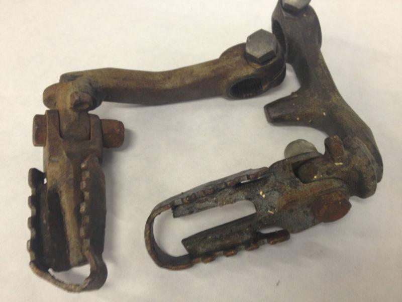 1975 yamaha dt250 enduro foot pegs right and left