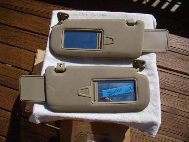 Set 2007 - 2011 hyundai elantra factory sunvisors sun visor used