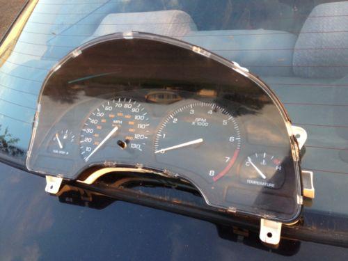 00 01 02 saturn l series sedan speedometer us cluster has 64900 miles