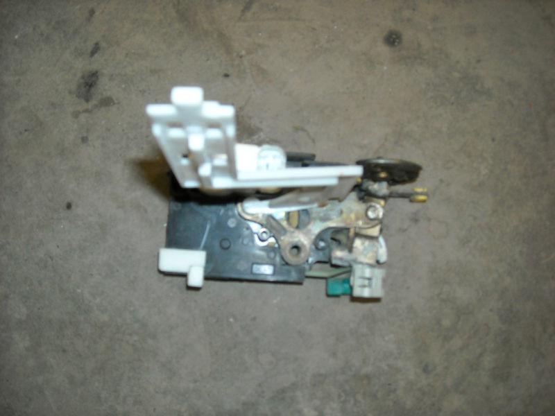 97 98 99 00 01 02 03 chevrolet malibu inside door power lock motor latch r/f 