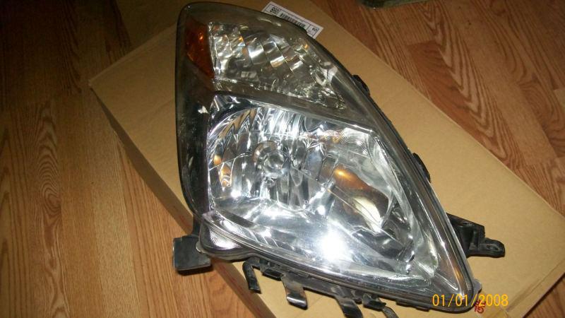 2005 toy0ta prius rh headlamp