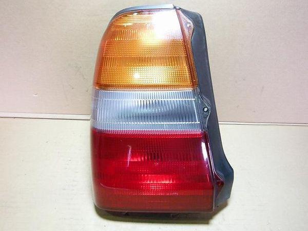 Toyota crown comfort 2005 rear left combination lamp [2815600]