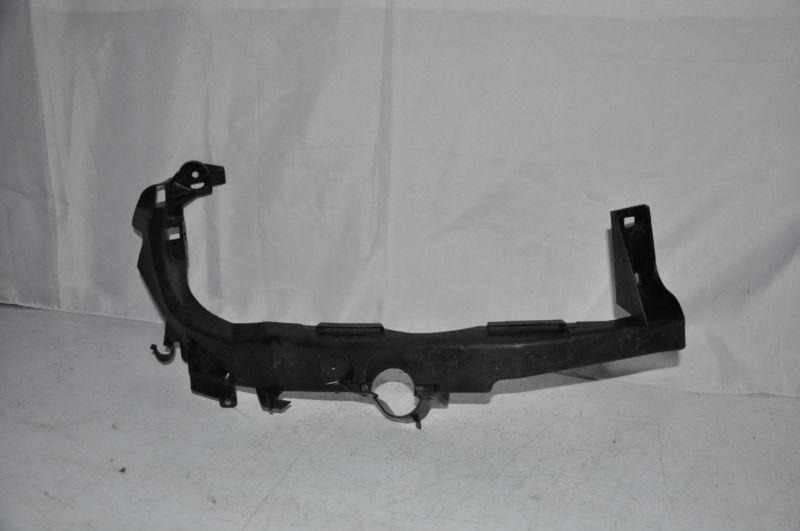 T09101  2006-2011 bmw 3 series headlight mounting bracket sedan wagon rh oem