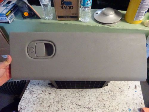 Chevy equinox 2006 glove box assembly dash gray  oem