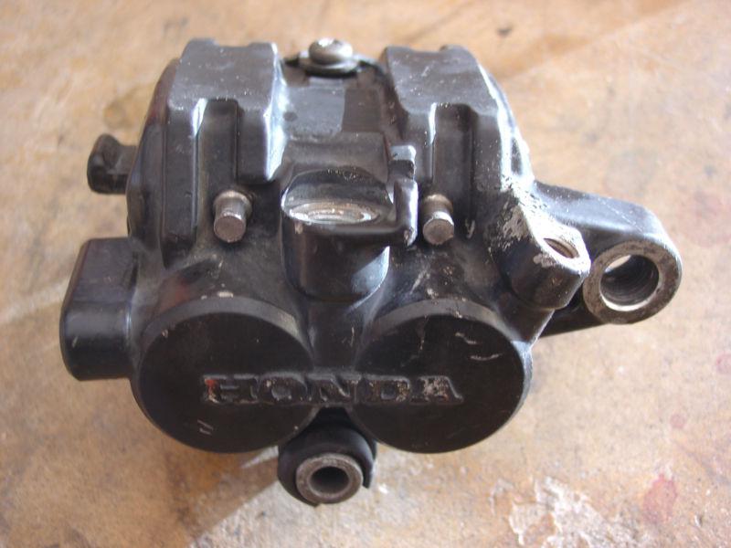 1983 honda gl1100 goldwing interstate right front brake caliper 45200-mb9-782