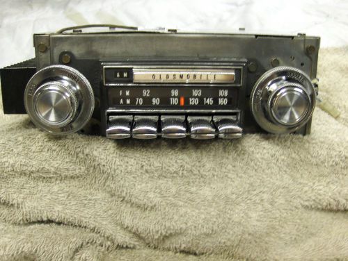 1968 1969 olds cutlass good working am fm mono radio with rear fader control