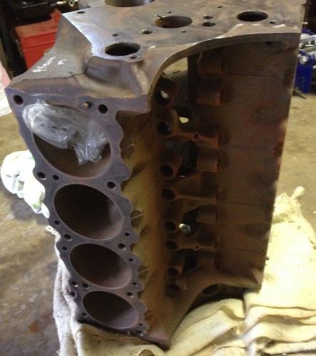 400 cid pontiac block motor w/6x heads and manifold