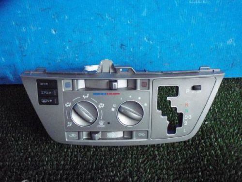 Toyota raum 2004 a/c switch panel [1560900]