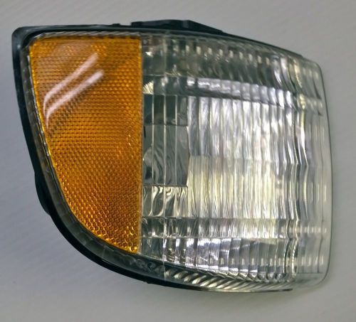 55054773ad left side genuine park turn signal corner light lens dodge ram [foco]