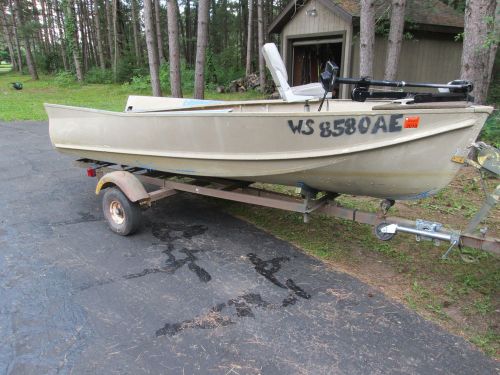 Lonestar 14&#039; aluminum fishing boat 1950&#039;s johnson bowmount trolling motor