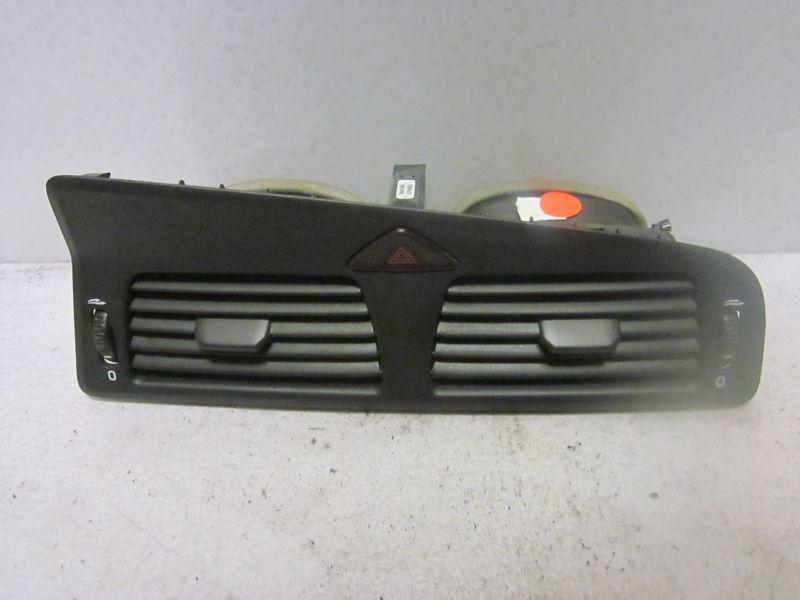 2001-2004 volvo s60 upper dash center a/c vent panel oem *pv-33