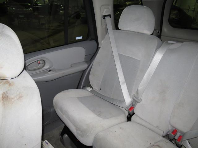 2008 chevy trailblazer rear seat belt & retractor only rh passenger gray