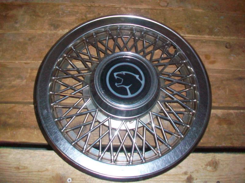 * 14 inch factory hubcap - mercury - cougar, etc...- 1982-1988