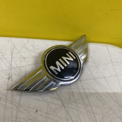 01-18 mini petrol bonnet badge emblem r50 r52 r53 cooper s one 754972514 damaged