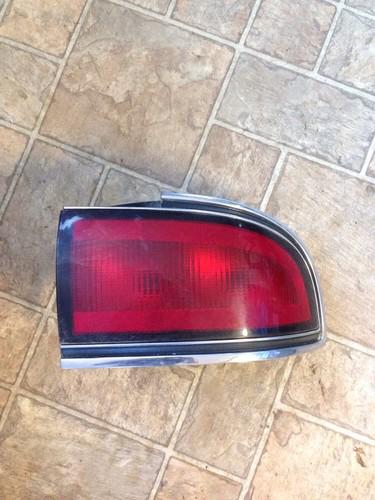 1992 1993 1994 1995 1996 buick lesabre right tail light