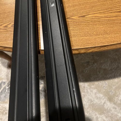 Thule arb60 60&#034; crossbars - in good condition look pictures