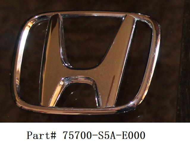 1998 - 2002 honda passport rear liftgate emblem used