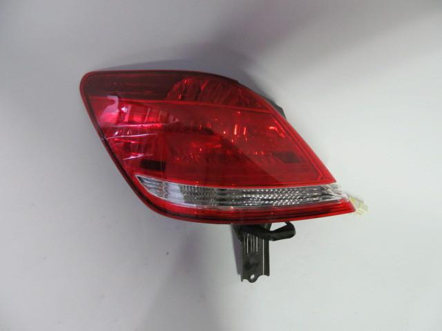 05 06 07 toyota avalon oem left tail light nice!