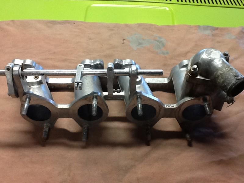 Datsun napz dual mikuni intake manifold with linkage