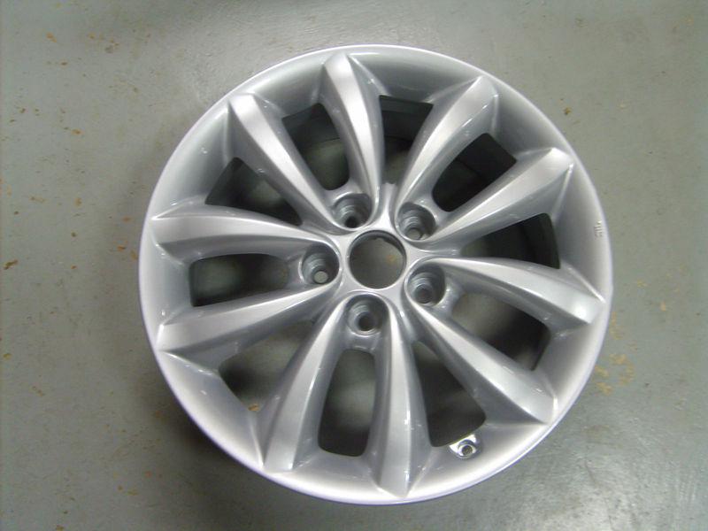 2006-2008 hyundai azera wheel, 17x7, 10 spoke full painted silver