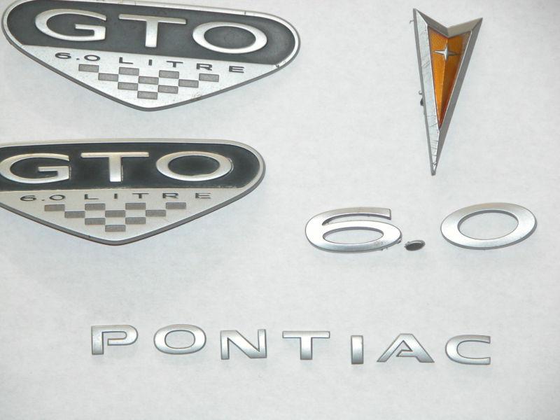2005-2006 pontiac gto emblems