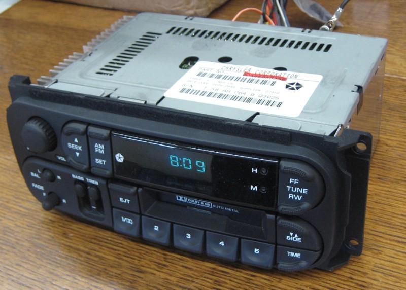 New oem 1999-2001 chrysler 300 300m town&country t&c jeep cassette radio