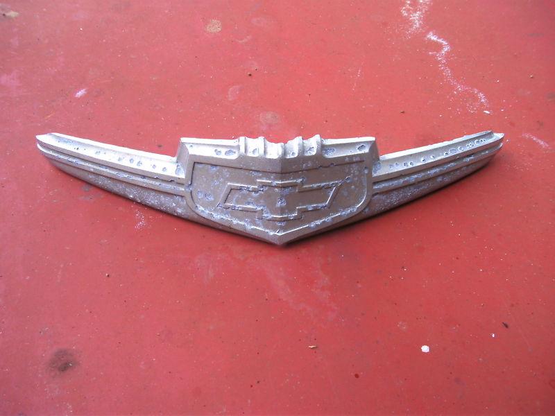 1940s chevy hood emblem