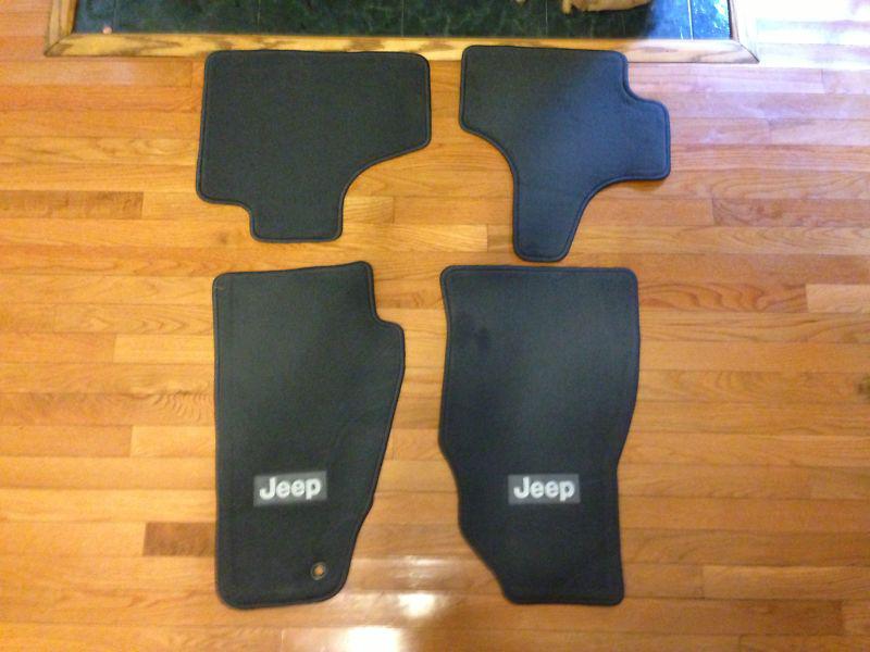 Jeep liberty oem carpeted floor mats (slate gray) 1 set of 4 mats new-no reserve