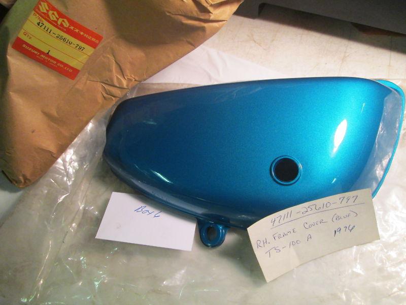 Suzuki ts100 nos oem r/h side cover in blue 1976 p.n. 47111-25610-797