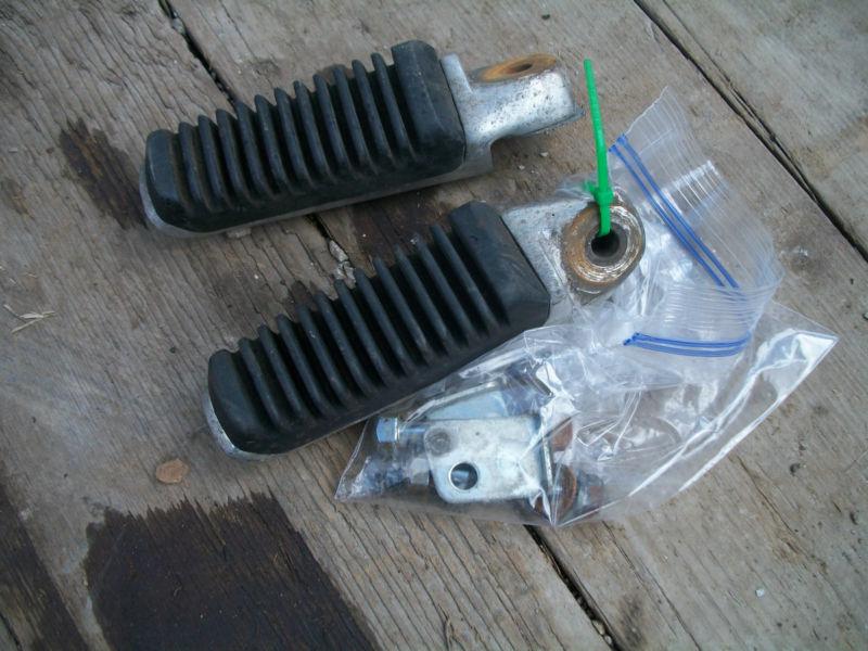 * 1983 suzuki gs 750  rear pegs w/bolts                                      