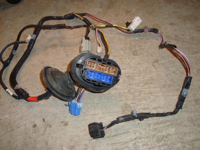 04 sebring dodge  2.7l  wire harness passenger right door