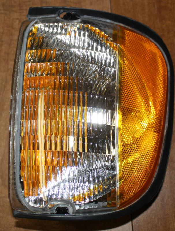 92-98 ford econoline new left park side marker lamp fo2520122 oem: f2uz-13201a