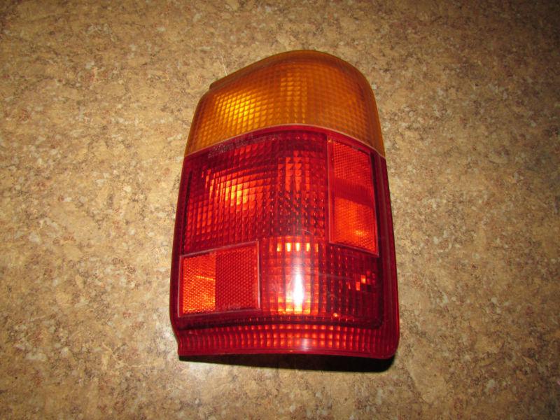 Toyota 4runner surf right rh oem genuine tail,turn signal stop brake light 1994