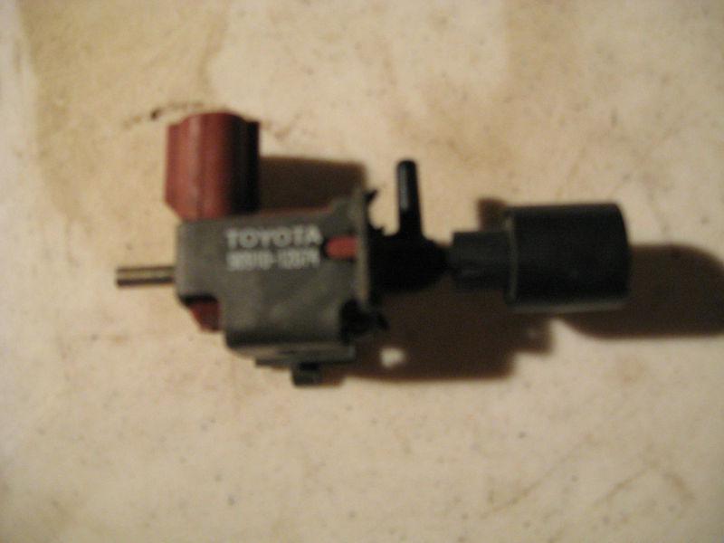 Vsv solenoid 93-01 toyota camry lexus avalon vacuum switch valve 90910-12074