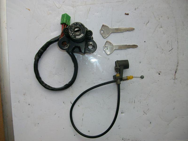 D 97 98 99 00 1997 suzuki gsxr 600 750 oem ignition rear seat lock + 2 keys