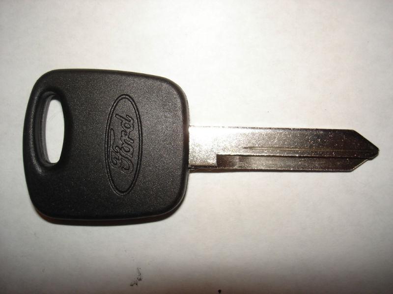 New oem 96 97 98 99 ford taurus or 98 99 00 explorer transponder chip key 597602