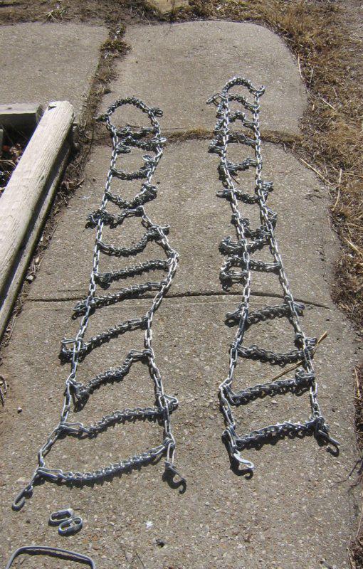 Automobile snow tire pair chains vintage campbell lug-reinforced 225 235 no rust