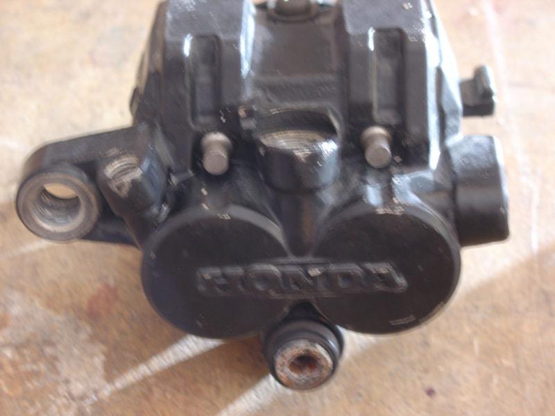 1983 honda gl1100 goldwing interstate rear brake caliper 43101-mb9-781