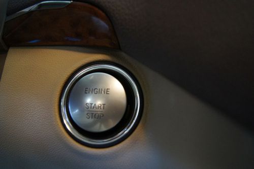 Mercedes benz keyless go button ml350 ml550 ml63 amg 2215450714 genuine oem