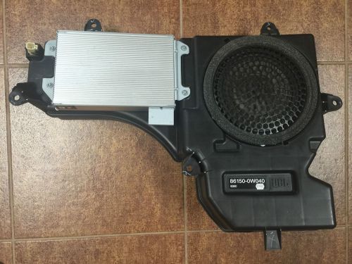 2005 toyota 4runner jbl subwoofer speaker amp used