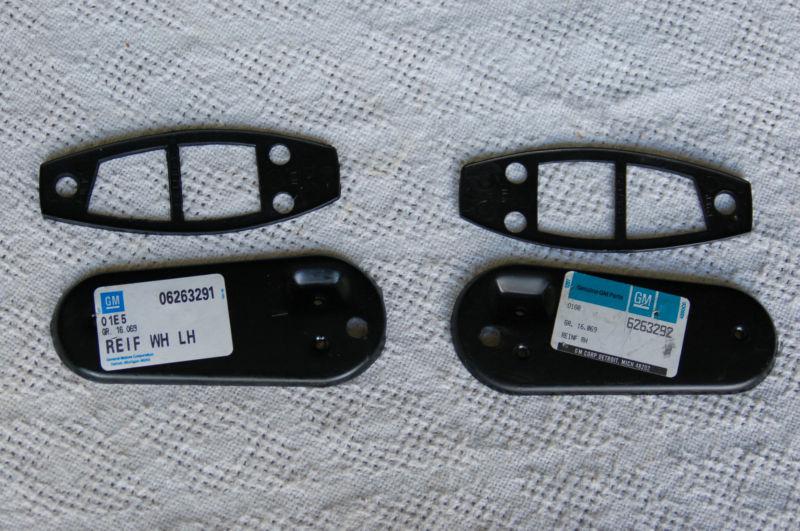 Nos gm left & right reinforcement brackets and gaskets for mirrors(67-72 chevy)