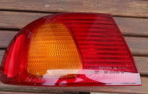 1998-2002 toyota left taillight