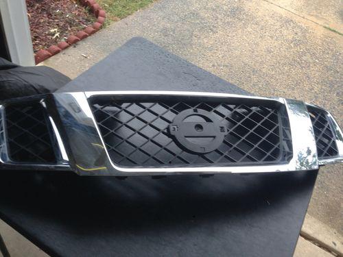 08-12 nissan amada grille oem 