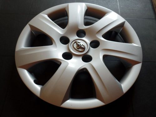 Toyota camry hubcap wheelcover  great replacement 2010-2011 retail $77 ea oe b51