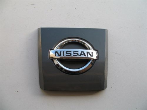 2004 2005 2006 nissan sentra front grille center middle trim emblem oem 04 05 06