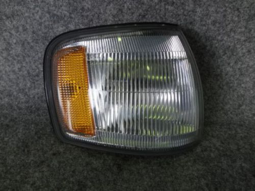 Toyota crown 1995 right clearance lamp [9511000]